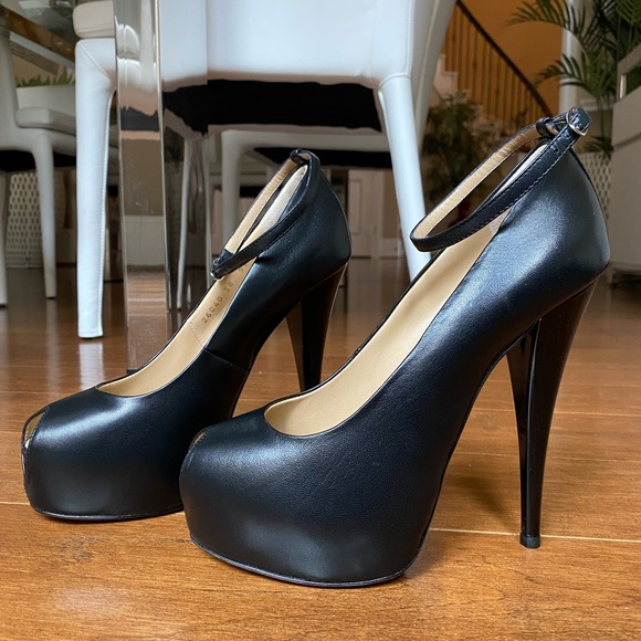 Giuseppe Zanotti Monro Pumps